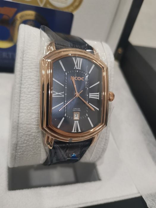 Продам новые наручные часы