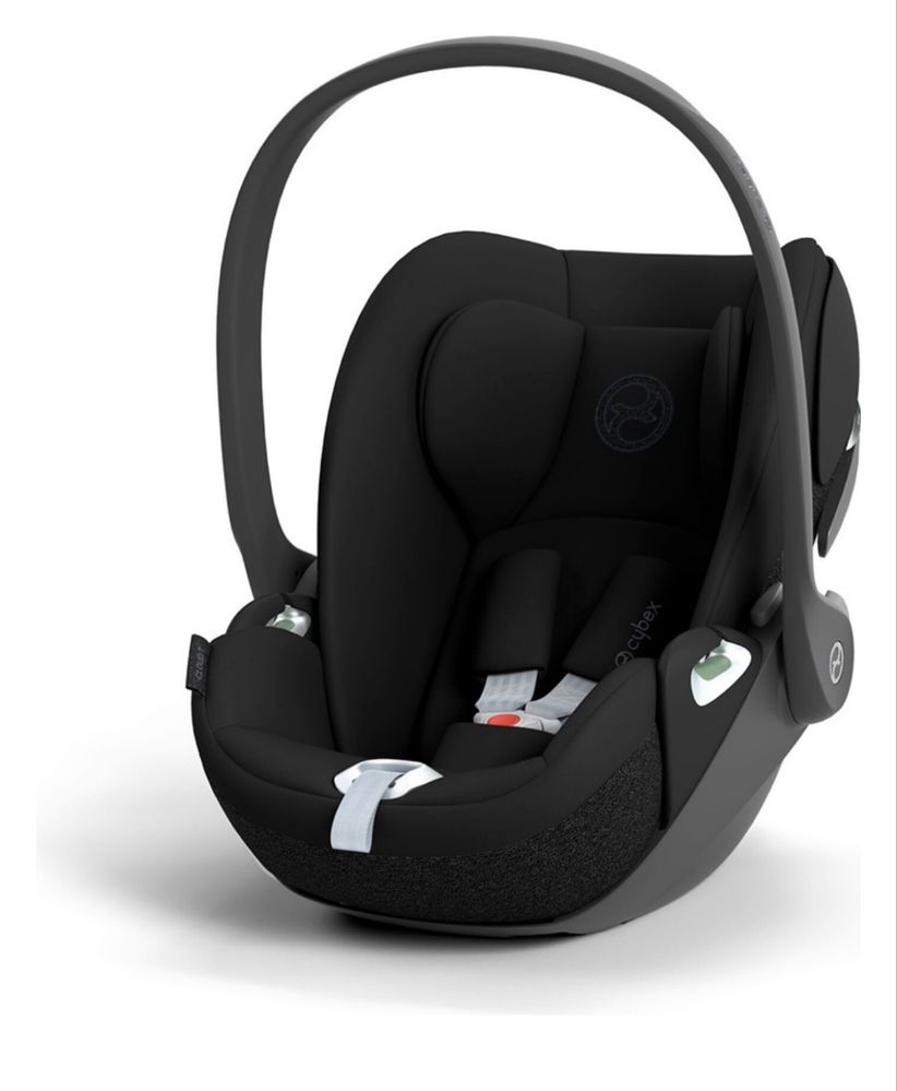 Автокресло Cybex черного цвета