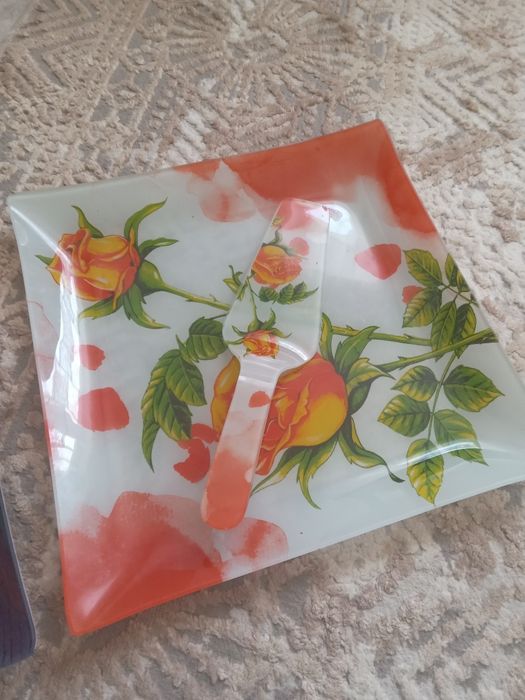 Посуды ,тарелки .