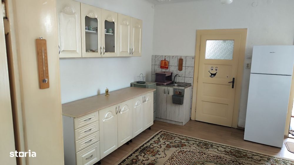 Apartament 2 camere la casa, curte comuna, zona Turnișor
