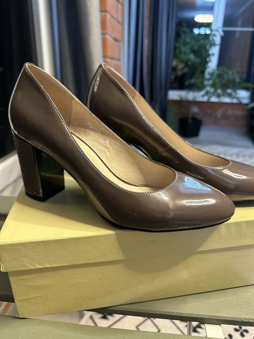 Продам туфли новые