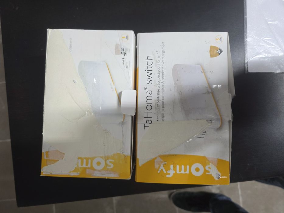 2 x Unitate de comanda Somfy Tahoma Switch DIY