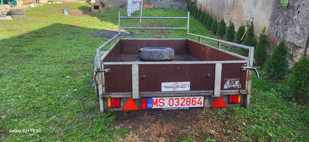 Remorcuță 750 kg dimensiuni 252x127cm