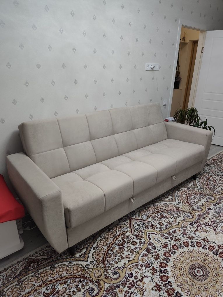Продам диван в отличном состянии