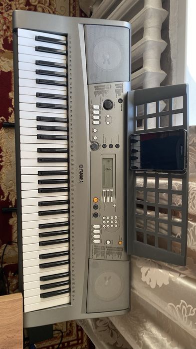 Продам синтезатор Yamaha