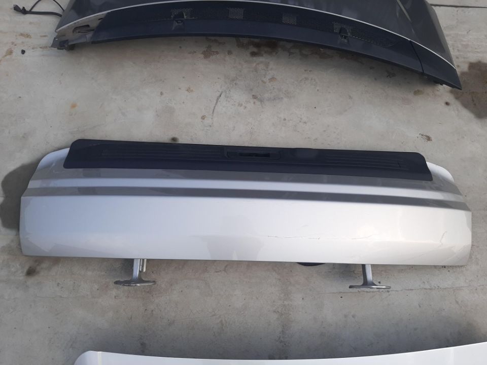 usa portbagaj inferioara completa land range rover 4 l405