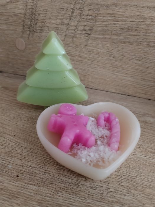 Коледни свещи. Малко коледно настроение