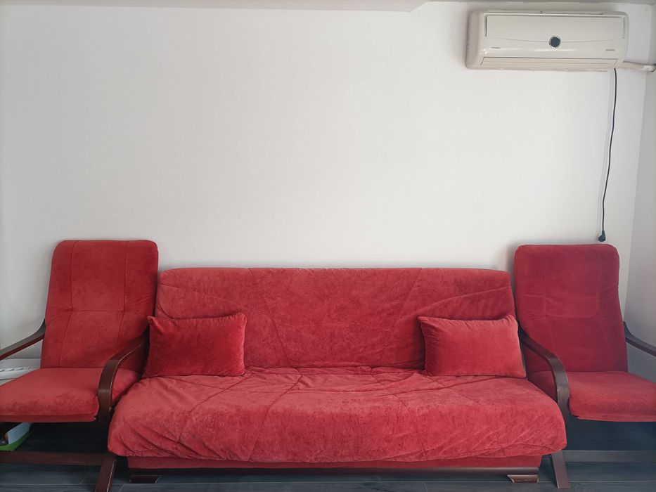 Mobilă living cu canapea extensibila 2 fotolii