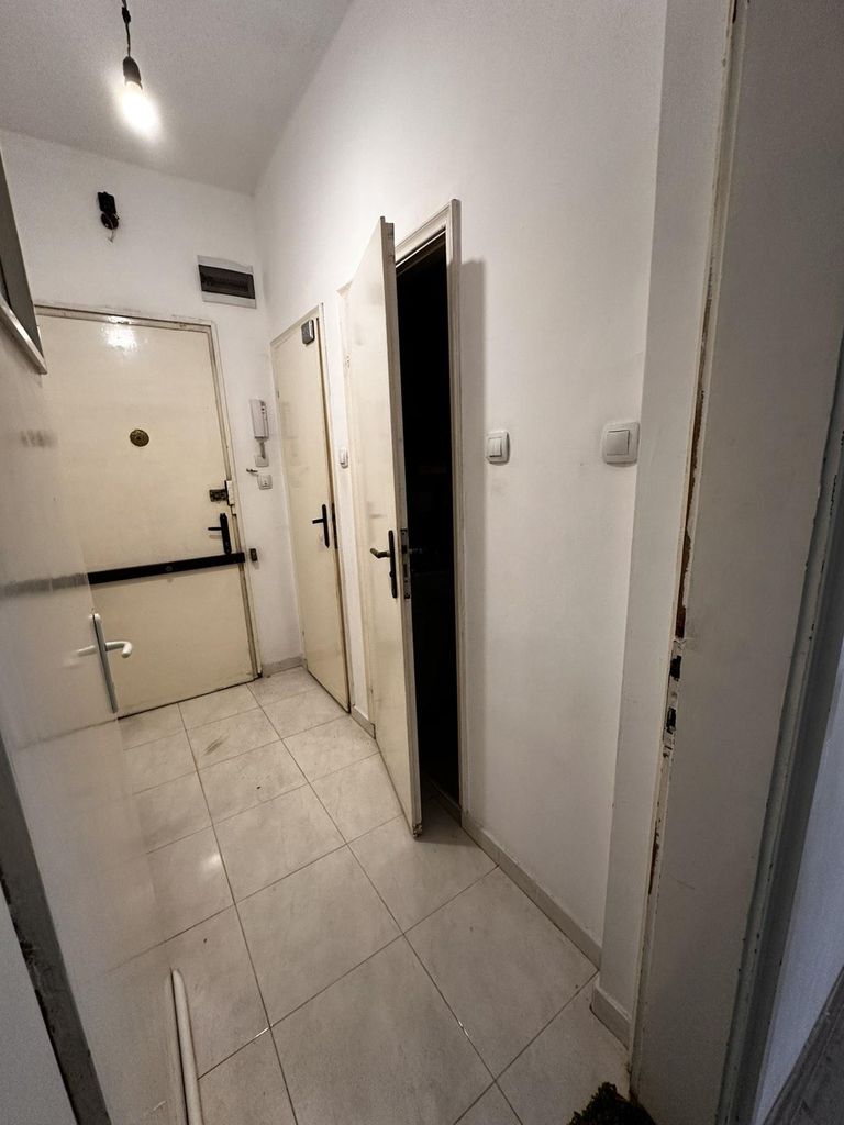 Дава се под наем Тристаен апартамент в София, Център - 110 кв.м за 650 € - Снимка #10