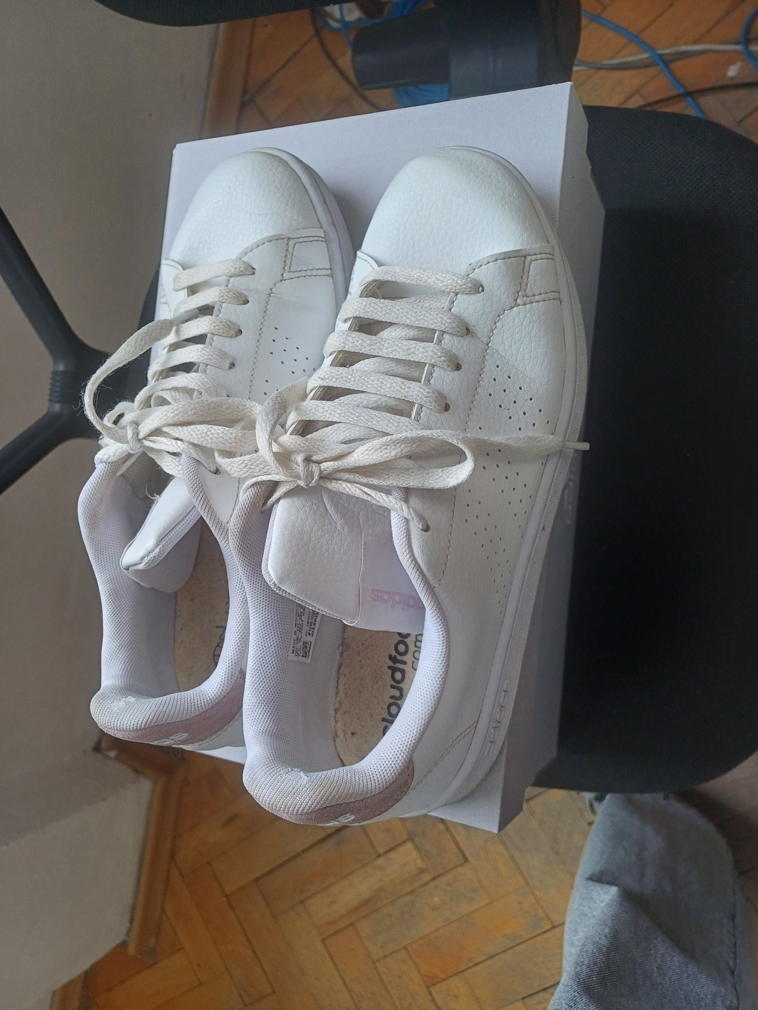 Дамски кецове Adidas 39 1/3