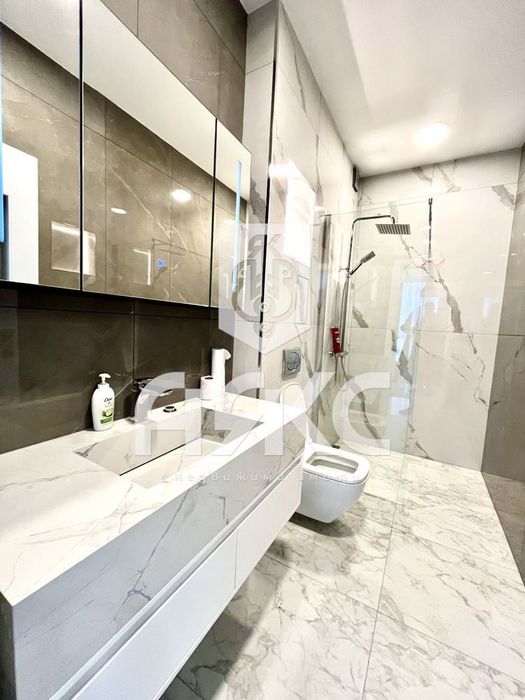 Тристаен обзаведен апартамент в кв. Кръстова вада