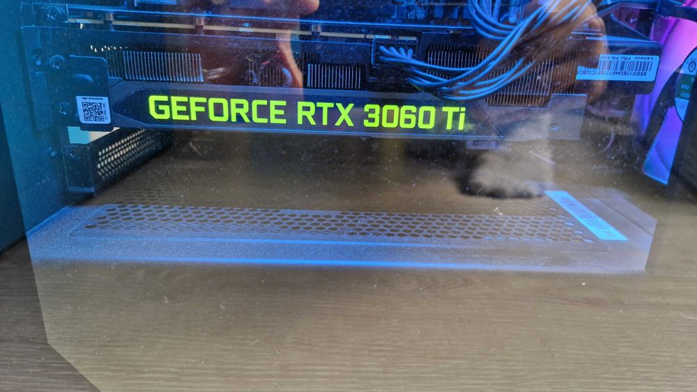 PC Lenovo Legion T5 26AMR5 - Ryzen™ 7 5800 - GeForce RTX 3060 Ti 8GB