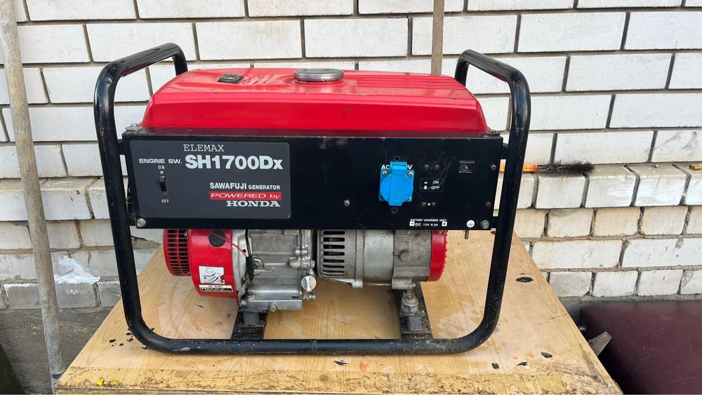 Продаю бензогенератор honda ELEMAX SH1700Dx