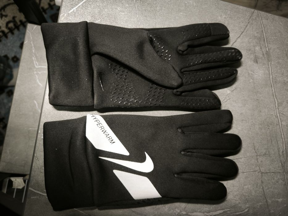 Перчатки Nike HiperWarm