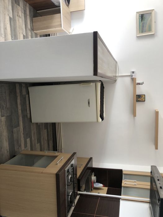 Inchiriez garsoniere ultracentral pe termen scurt .