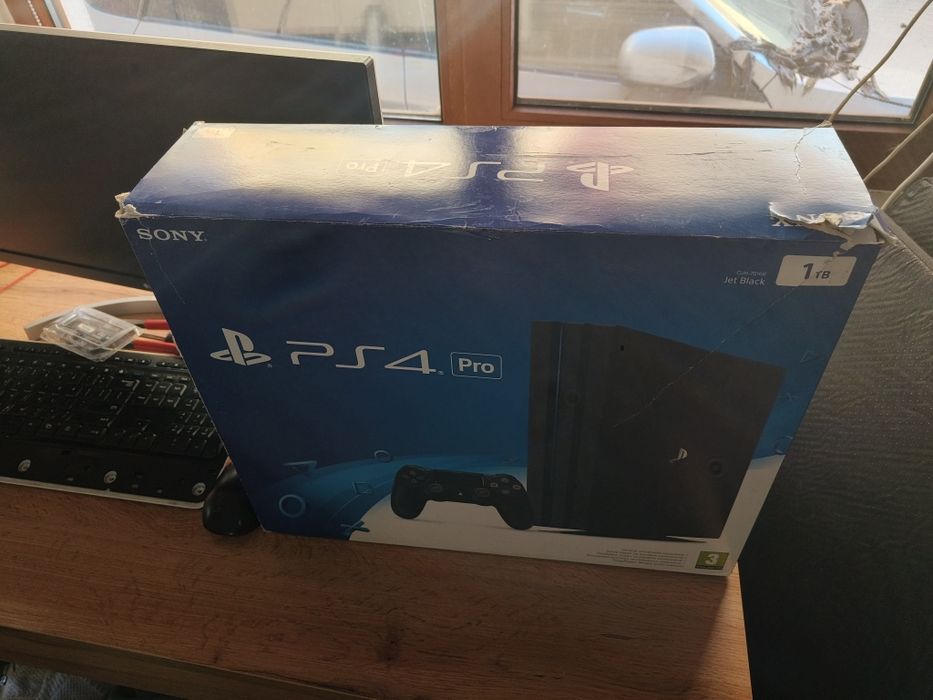 Playstation ps4 pro 1tb 2 manete si jocuri
