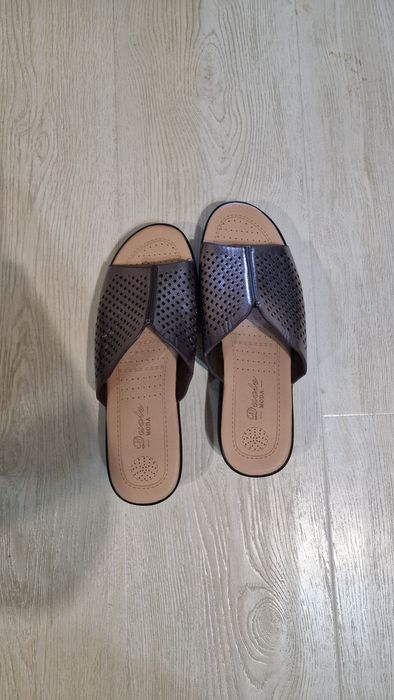 Продам новые женские шлёпки