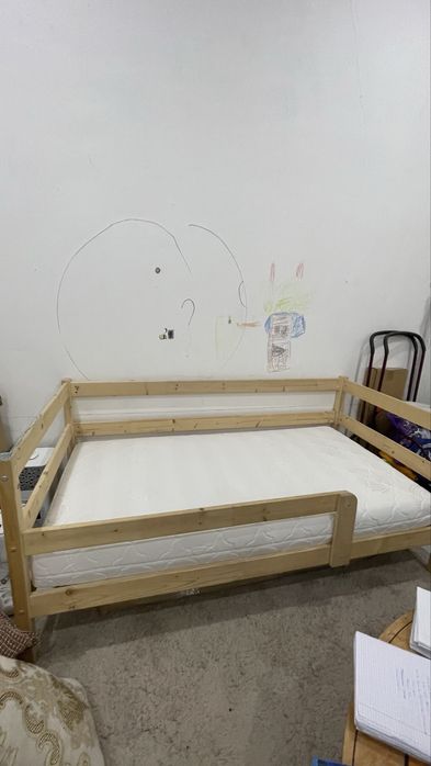 Детская деревянная кровать б/у 160х80