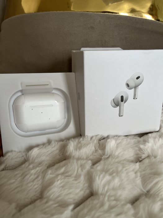 Продават се нови слушалки AirPods Pro2