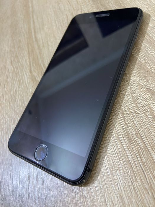 Iphone 8 plus 64 Gb tez sotiladi