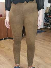 Pantaloni cu aspect de piele întoarsă Zara S