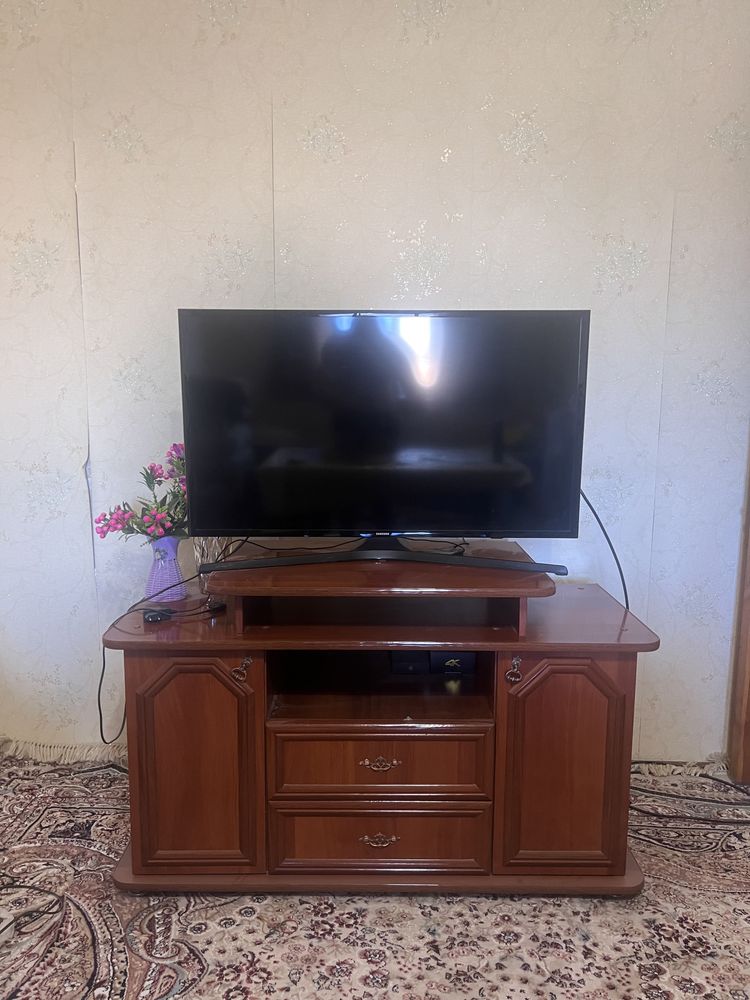 Продается подставка для телевизора