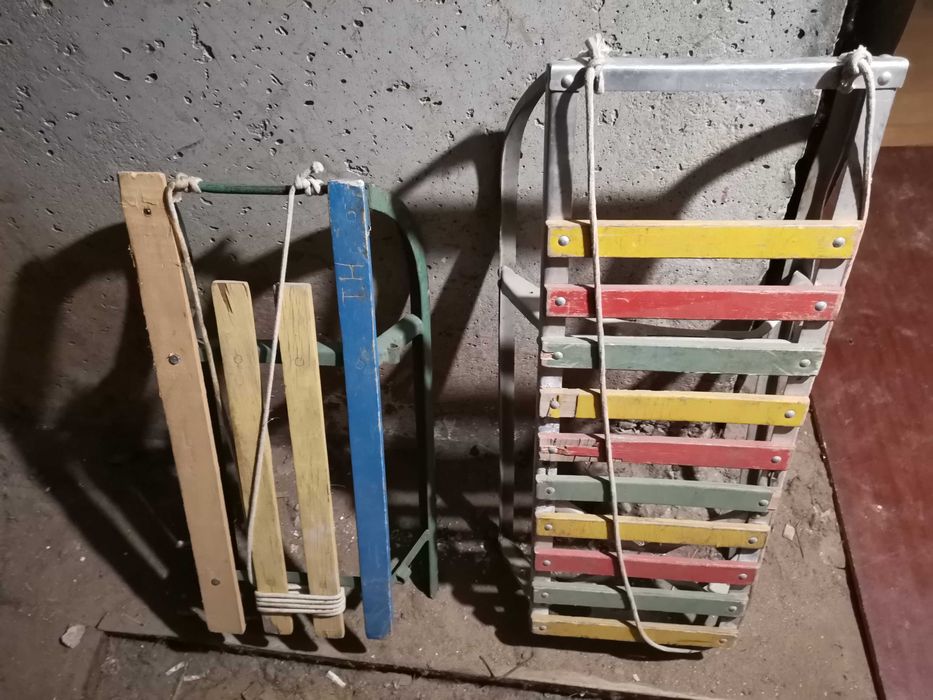 Продам санки 2 шт