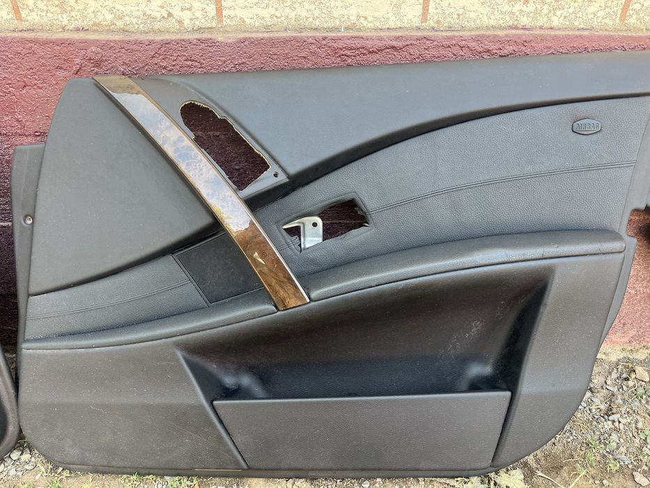 Обшивка двери бмв 5  е60