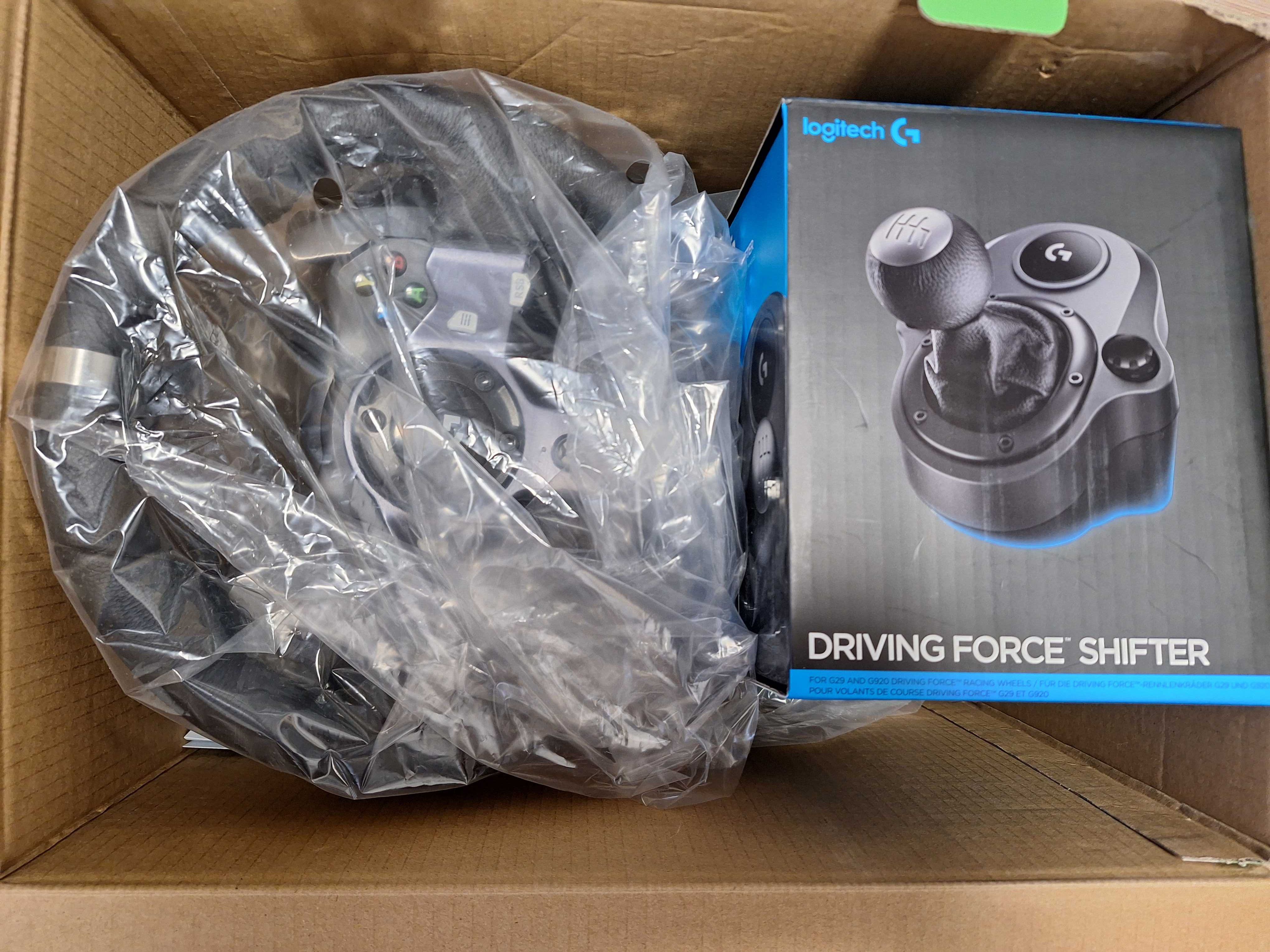 Volan Logitech G920 Driving Force Racing și schimbător Logitech.XBox