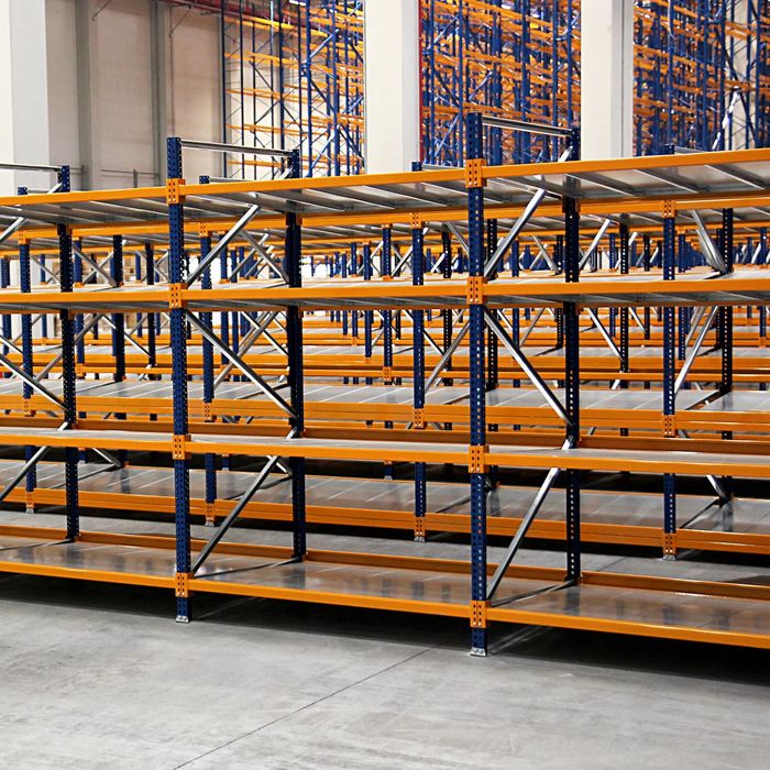 Vand rafturi metalice