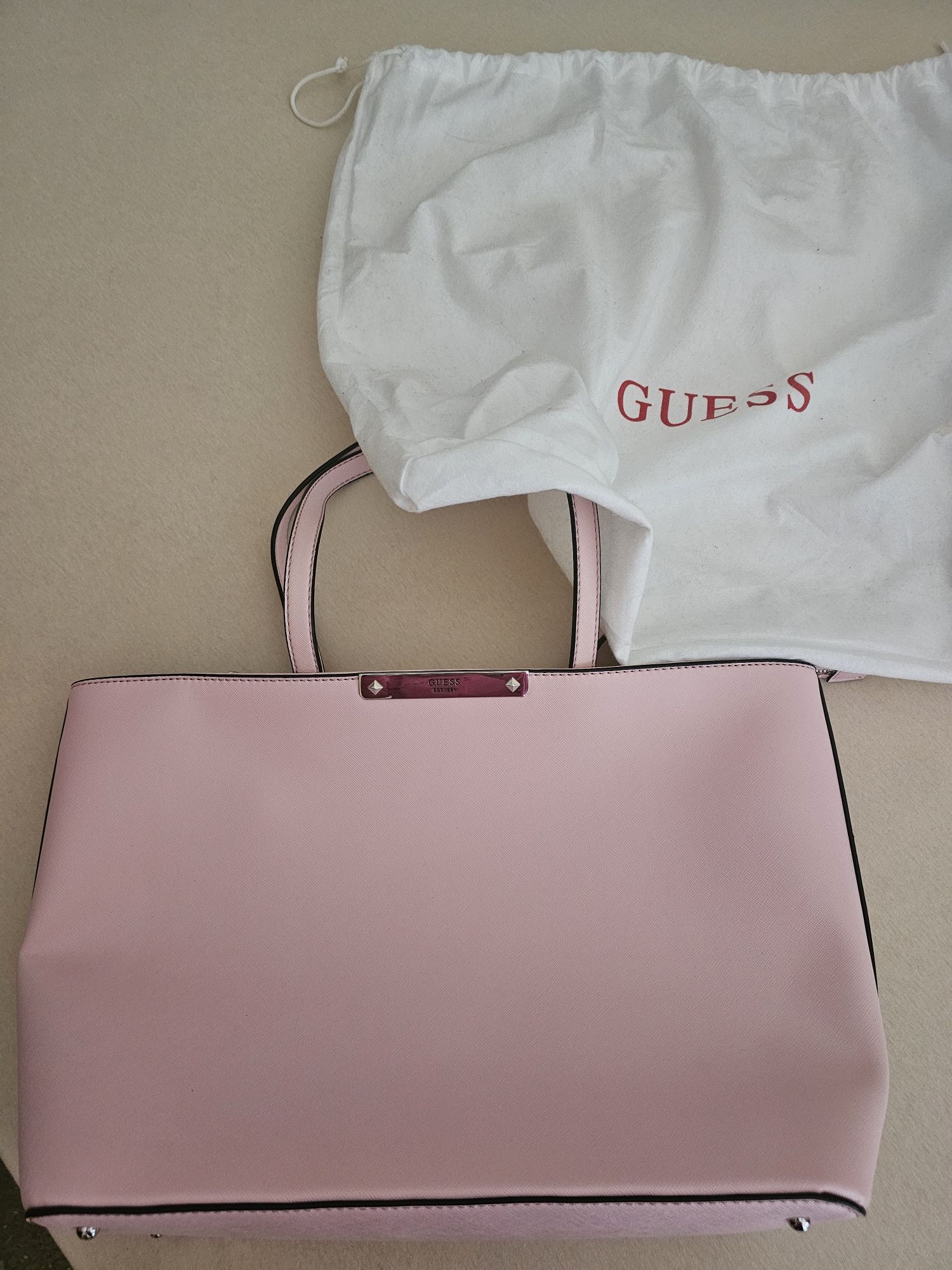 Дамска чанта Guess