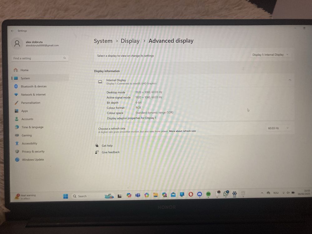 Vând HONOR MagicBook X 15 -full HD, Ryzen, 8GB RAM,stare excelenta