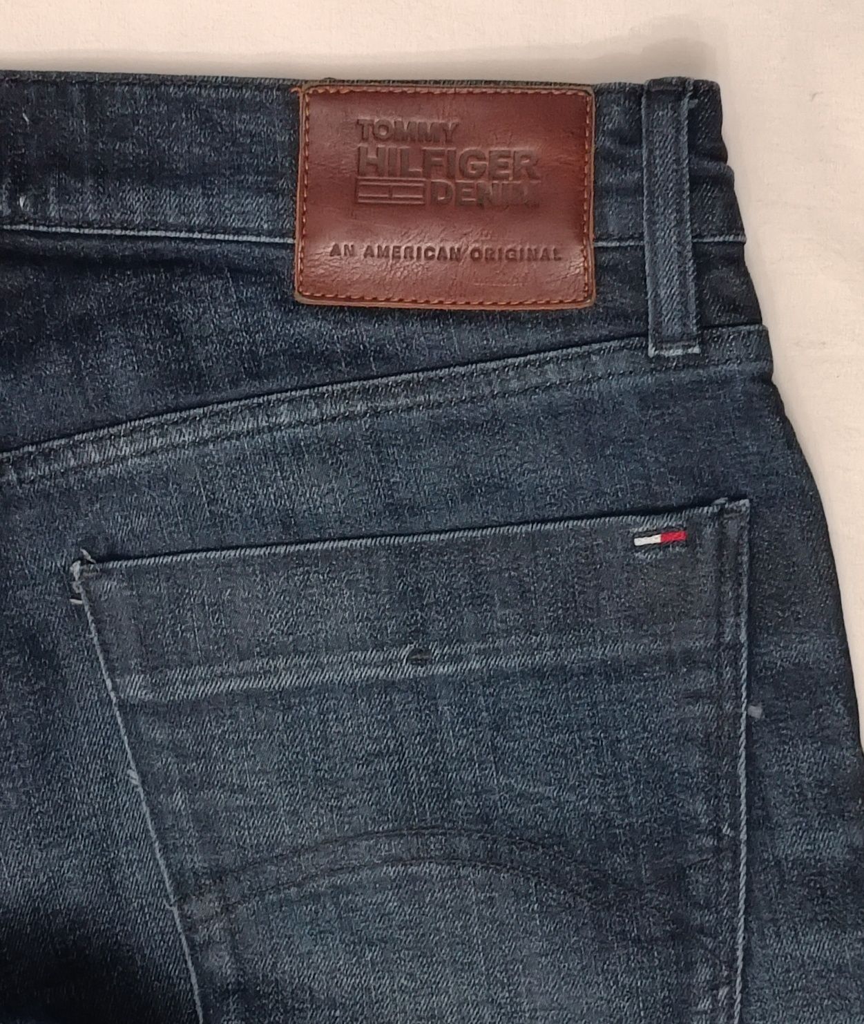 Tommy Hilfiger оригинални дънки размер 33