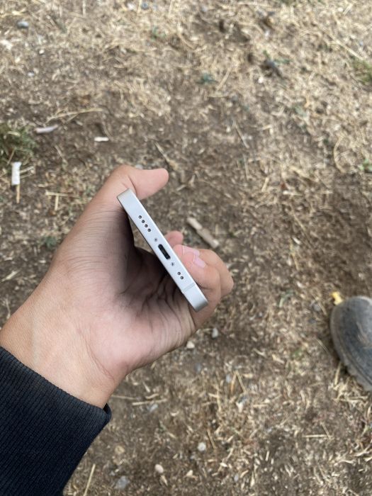 Айфон 12 мини.