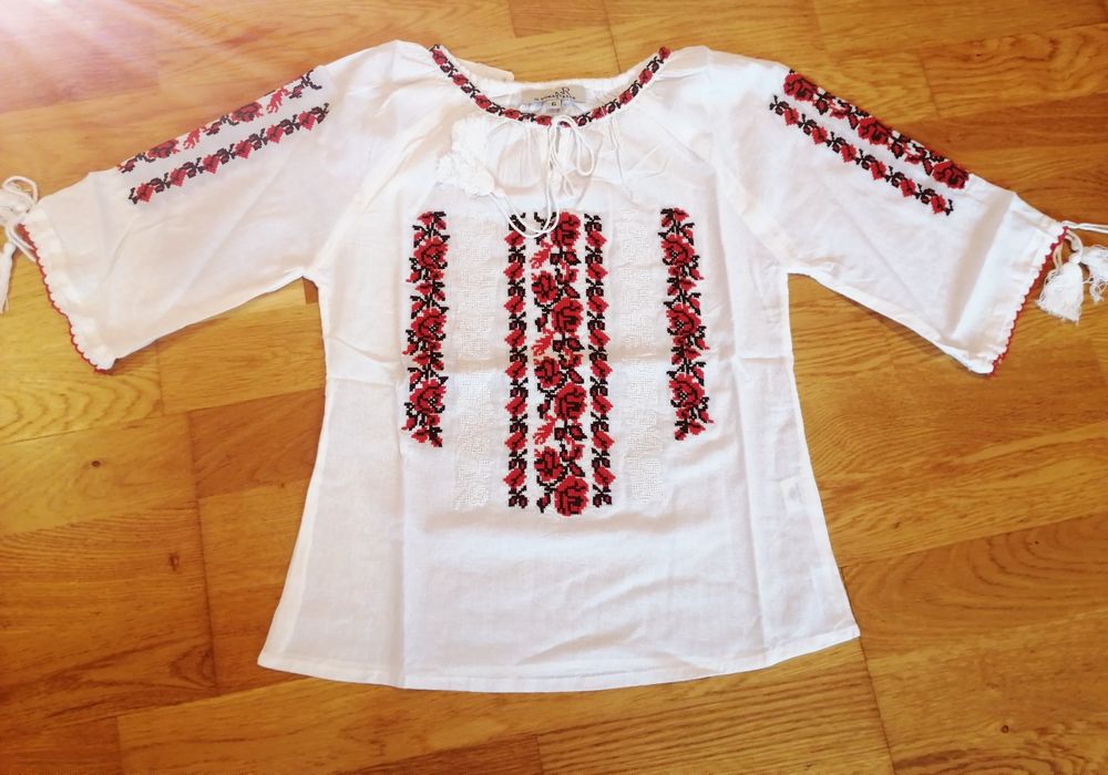 Ie motive tradiționale fetite de la 1 la 16 ani