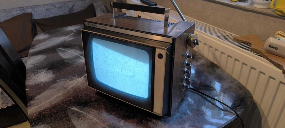 Телевизор Loewe Opta P500, преносим телевизор, музейна винтидж версия.