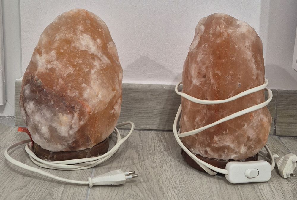 Vând 2 lămpi cu sare de Himalaya