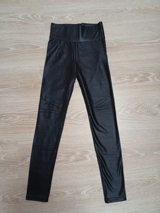 Продавам дамски дрехи