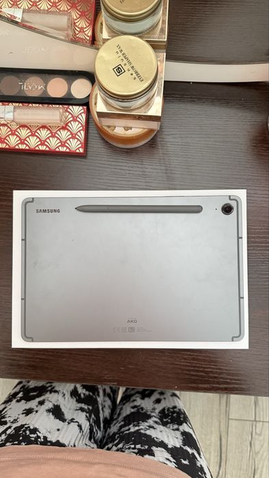 Samsung Galaxy Tab s9 fe 5g почти новый
