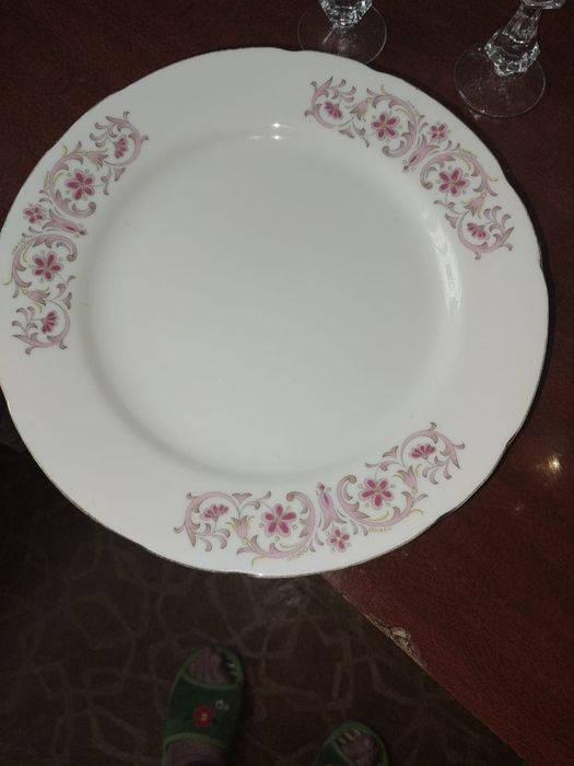 Продам тарелки 23см б/у