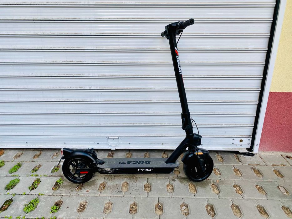РАЗПРОДАЖБА !!! Ел. тротинетка Ducati Pro-II Plus, 376 км.