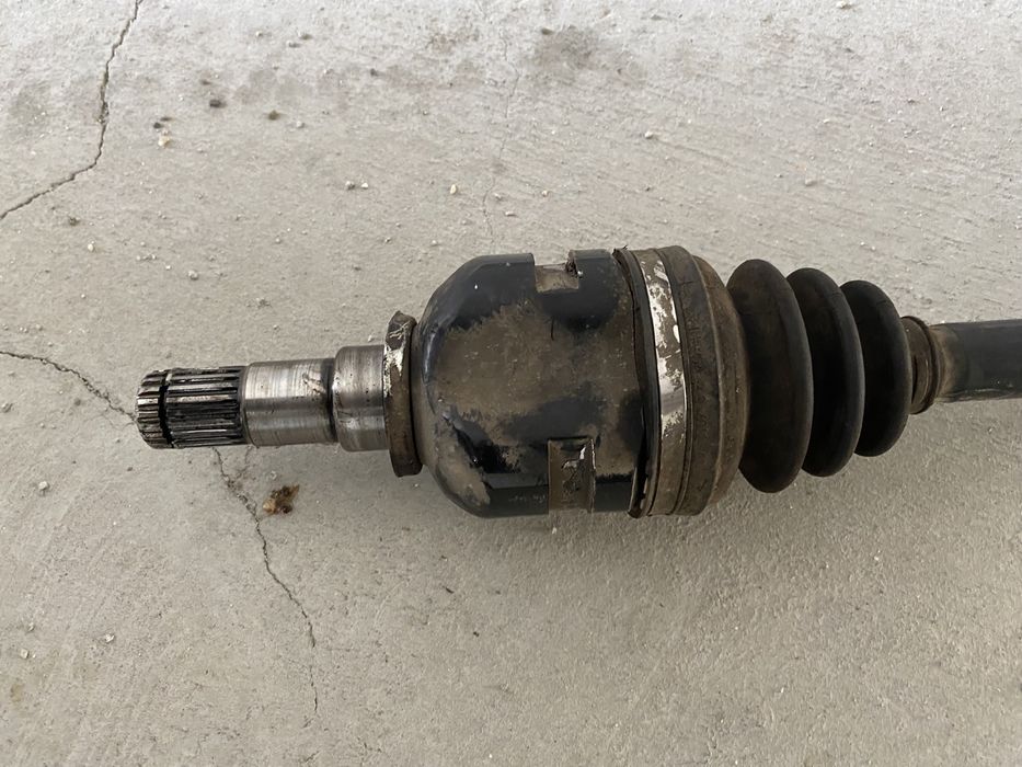 Полуоска с карета Toyota Avensis T25 1.8VVT-i дясна дълга