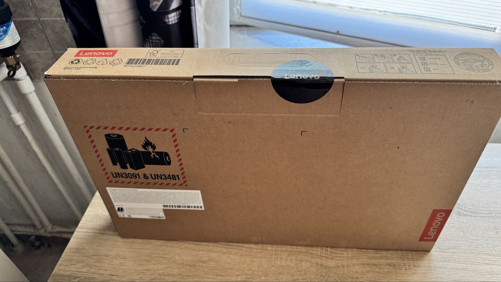 Laptop Lenovo V15 G4 IRU