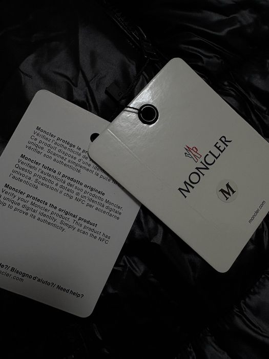 geaca M.O.N.C.L.E.R maya