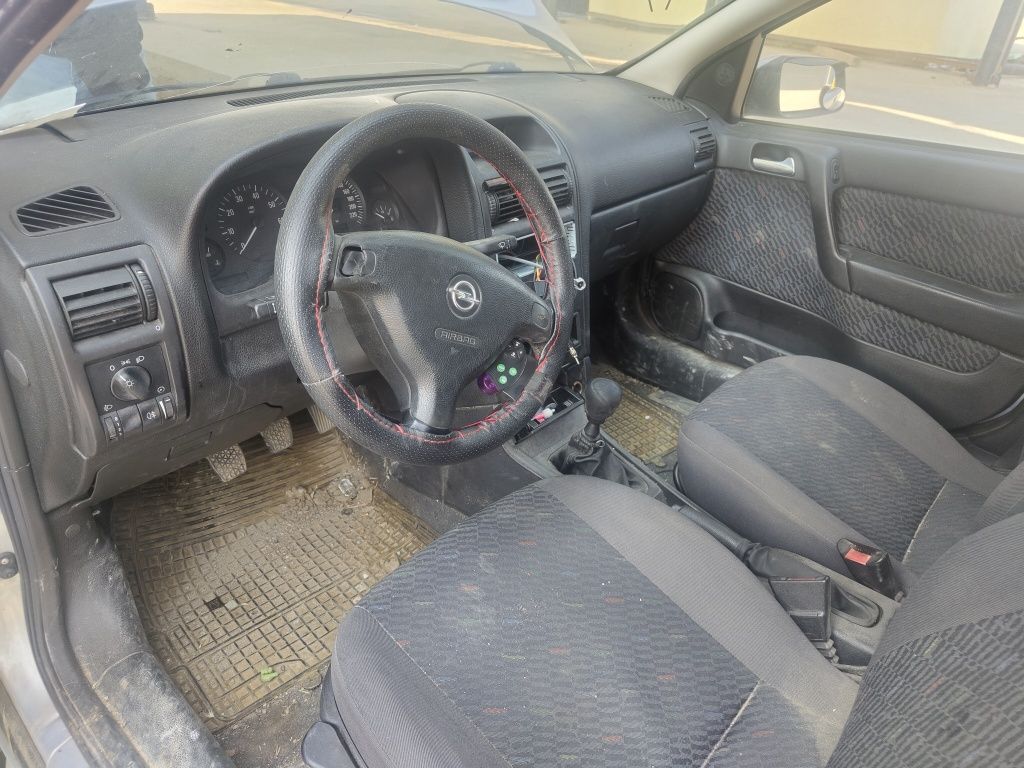 De vânzare pt piese schimb Opel Astra H