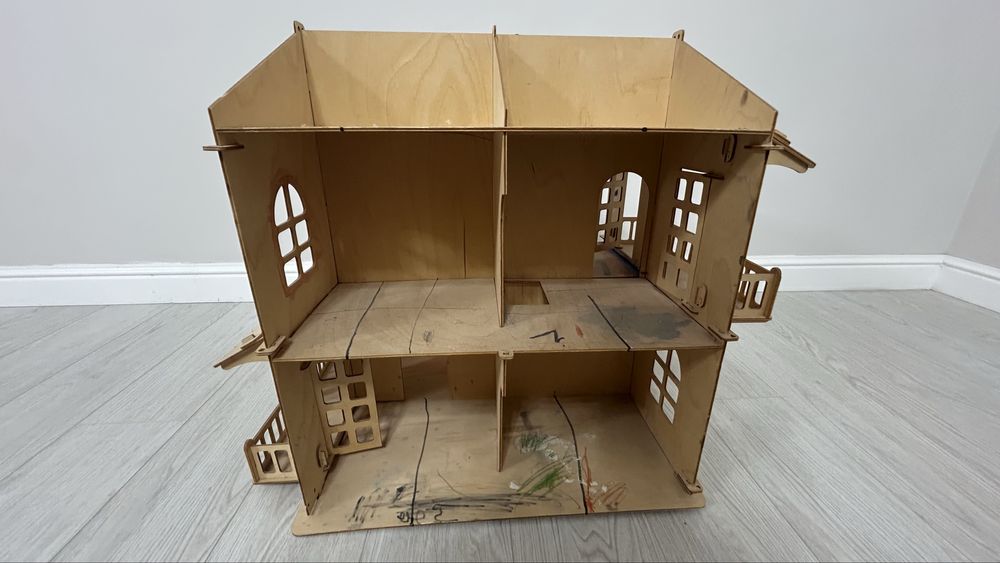 Домик для кукл из дерева
