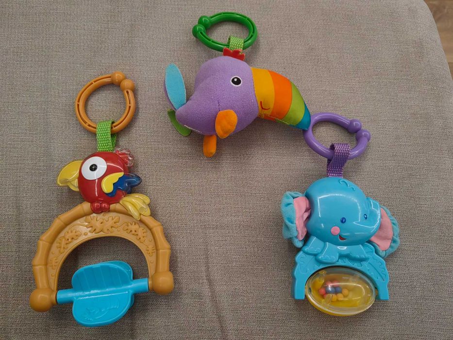 висящи играчки Fisher price