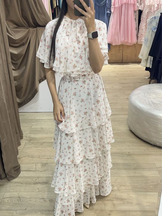 длинное платье с цветочным принтом