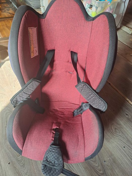 Vand scaun auto cu isofix