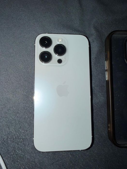 Продам Айфон 14pro